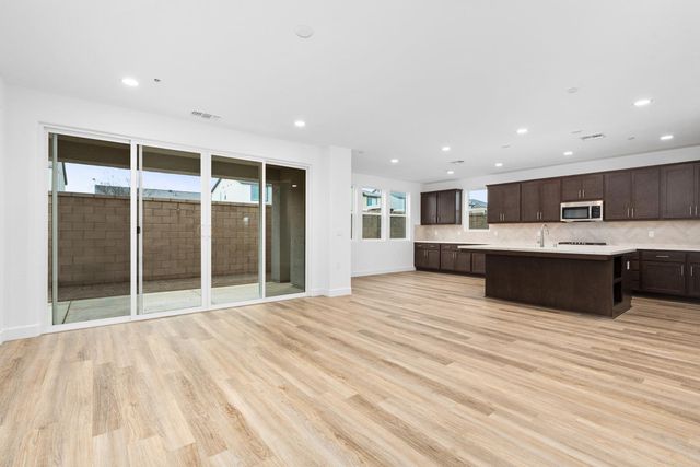 352 Huckleberry Road S, Madera, CA 93636