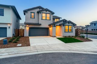 352 Huckleberry Road S, Madera, CA 93636