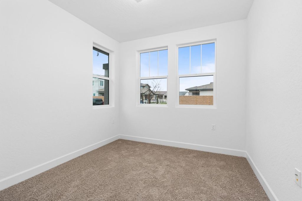 Image 12 of property listing at 352 Huckleberry Road S, Madera, CA 93636