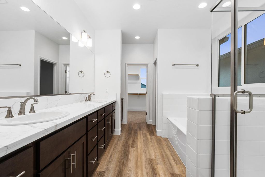 Image 13 of property listing at 352 Huckleberry Road S, Madera, CA 93636