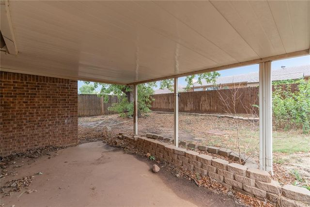 10445 Dover Drive, Yukon, OK 73099