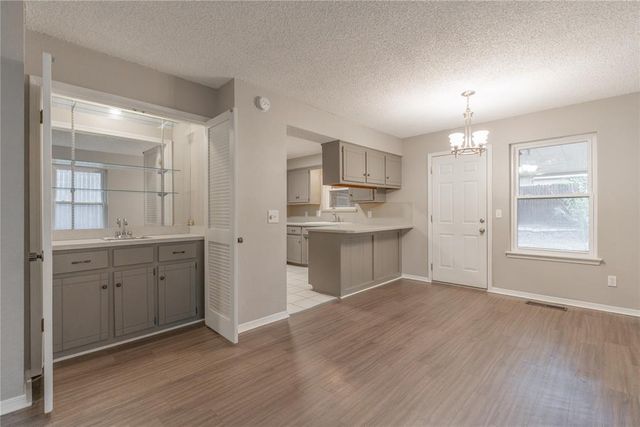 10445 Dover Drive, Yukon, OK 73099