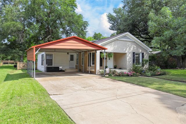 107 Charles Street, Crockett, TX 75835