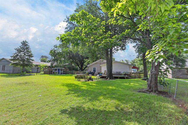 107 Charles Street, Crockett, TX 75835