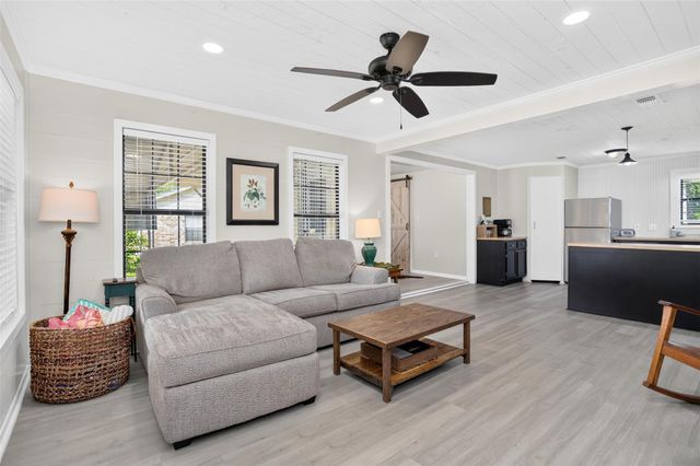 107 Charles Street, Crockett, TX 75835