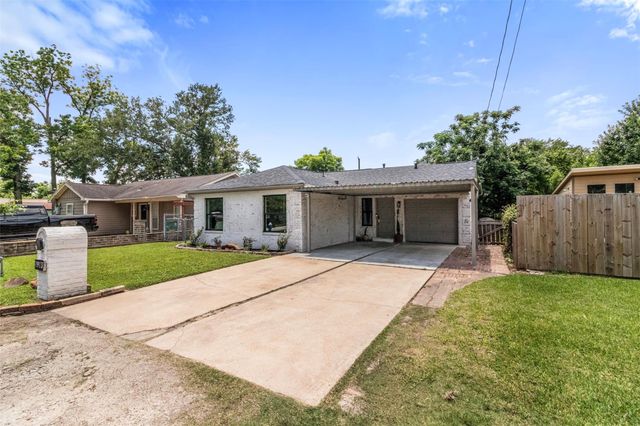 1913 Thonig Road, Houston, TX 77055