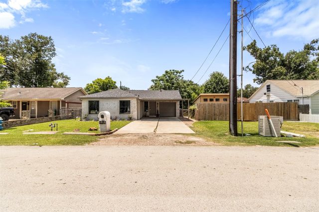 1913 Thonig Road, Houston, TX 77055
