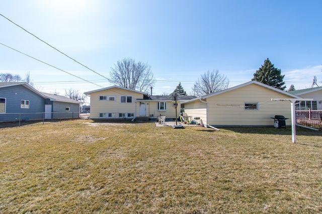 1406 24th Avenue S, Moorhead, MN 56560
