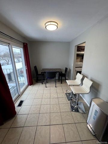 28020 Universal Drive, Warren, MI 48092