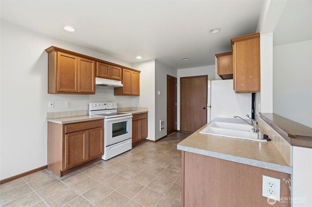 557 Neff Circle, Burlington, WA 98233