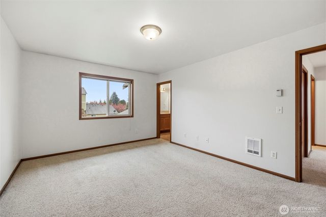 557 Neff Circle, Burlington, WA 98233