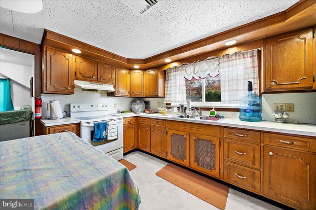 4247 10TH AVE, Temple, PA 19560