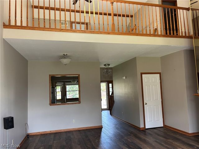 1136 Pine Bluff Drive NE, New Philadelphia, OH 44663