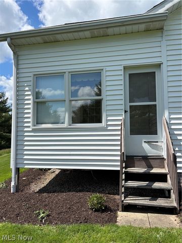 1136 Pine Bluff Drive NE, New Philadelphia, OH 44663