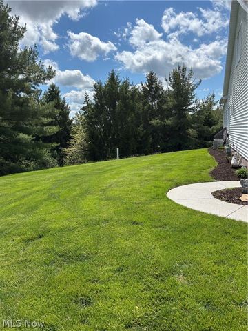 1136 Pine Bluff Drive NE, New Philadelphia, OH 44663