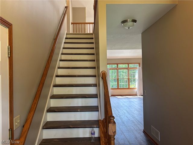 1136 Pine Bluff Drive NE, New Philadelphia, OH 44663