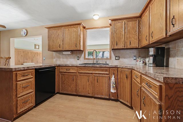 3714 Oskalossa Drive SW, Grandville, MI 49418