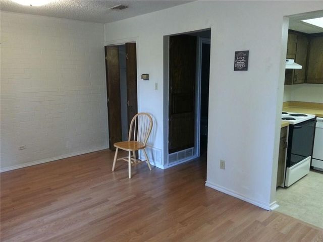 1724 W Sanford Street W D, Arlington, TX 76012