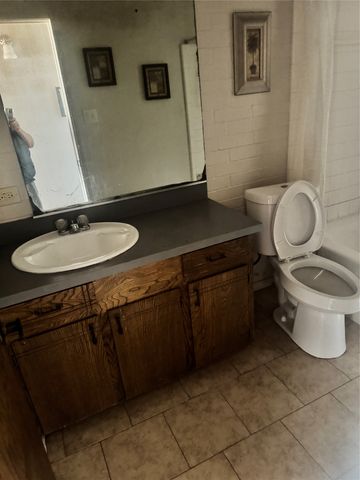 1724 W Sanford Street W D, Arlington, TX 76012