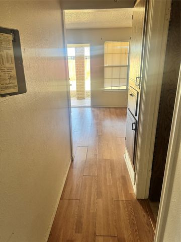 1724 W Sanford Street W D, Arlington, TX 76012