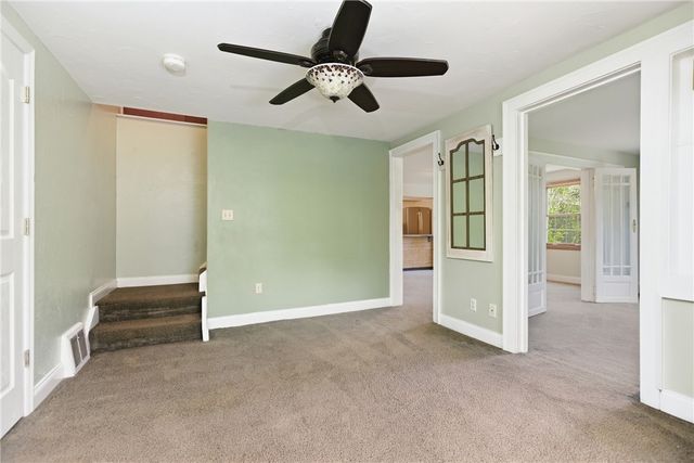 282 McMurray Rd, Upper St Clair, PA 15241