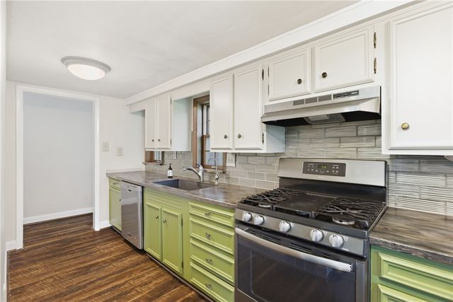 282 McMurray Rd, Upper St Clair, PA 15241