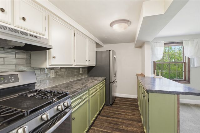 282 McMurray Rd, Upper St Clair, PA 15241
