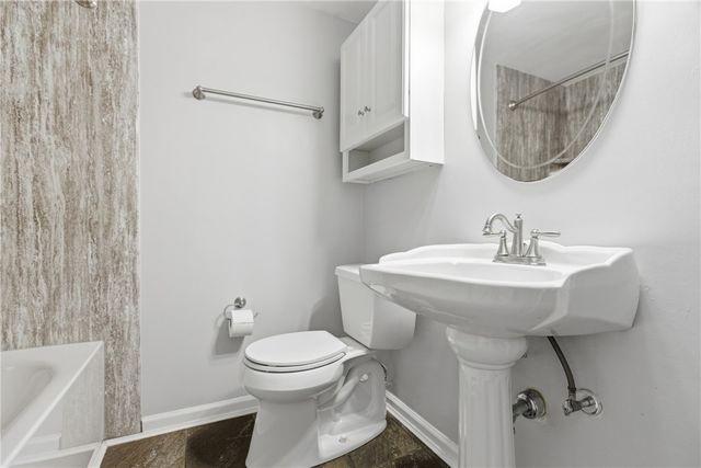 282 McMurray Rd, Upper St Clair, PA 15241
