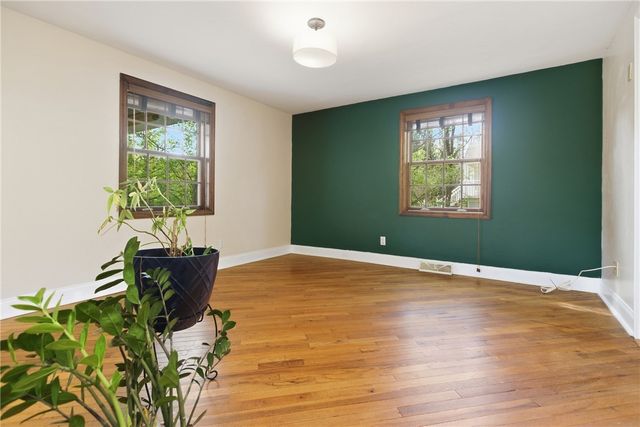 282 McMurray Rd, Upper St Clair, PA 15241