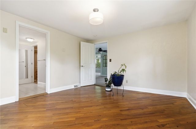 282 McMurray Rd, Upper St Clair, PA 15241