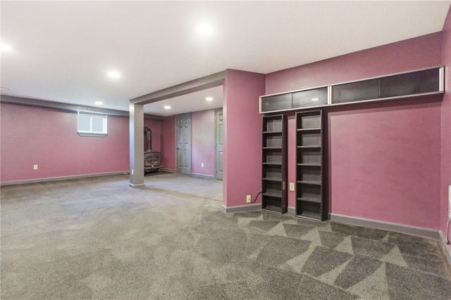 282 McMurray Rd, Upper St Clair, PA 15241