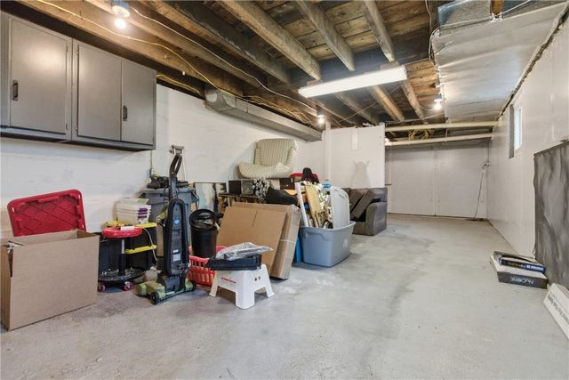 282 McMurray Rd, Upper St Clair, PA 15241