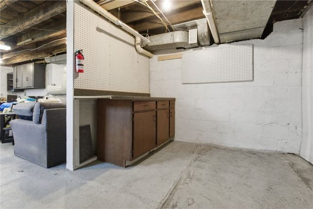 282 McMurray Rd, Upper St Clair, PA 15241