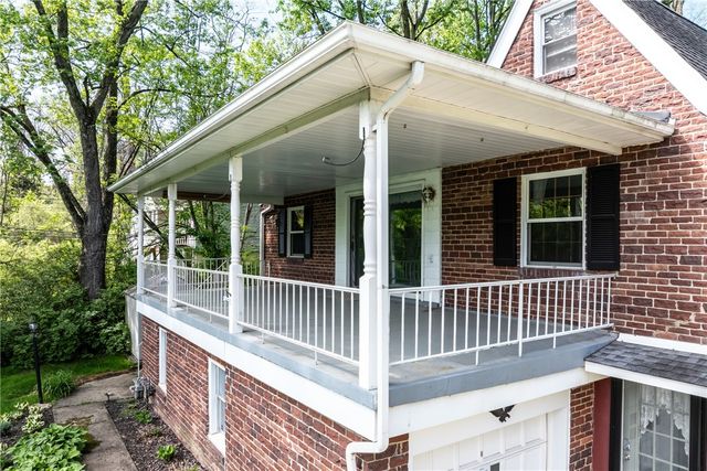 282 McMurray Rd, Upper St Clair, PA 15241