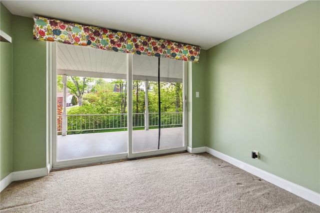 282 McMurray Rd, Upper St Clair, PA 15241