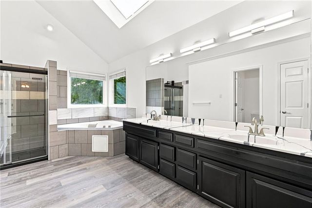 608 NE Ashmont Place, Lee's Summit, MO 64064