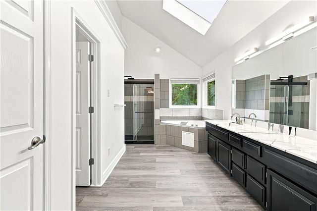 608 NE Ashmont Place, Lee's Summit, MO 64064
