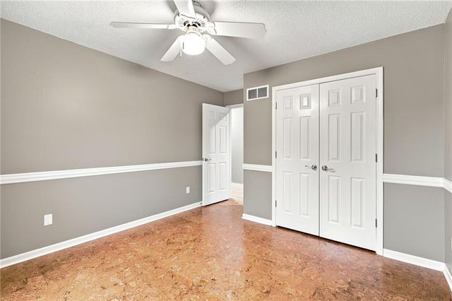 608 NE Ashmont Place, Lee's Summit, MO 64064