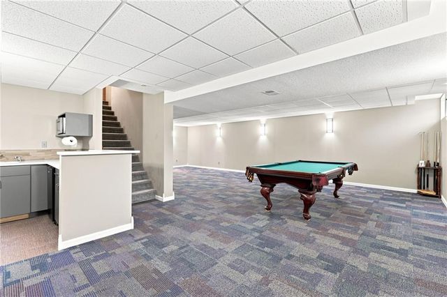 608 NE Ashmont Place, Lee's Summit, MO 64064