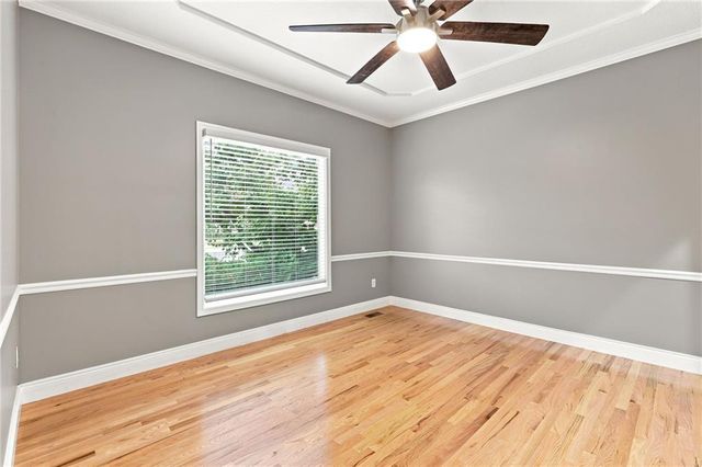 608 NE Ashmont Place, Lee's Summit, MO 64064