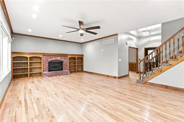 608 NE Ashmont Place, Lee's Summit, MO 64064