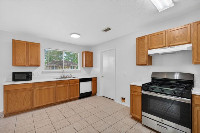 1208 Cambay Drive, Rosenberg, TX 77471