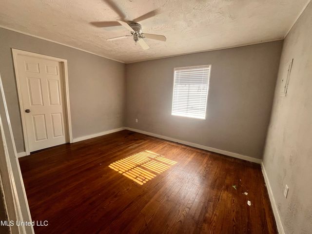 2920 Oak Forest Drive, Jackson, MS 39212