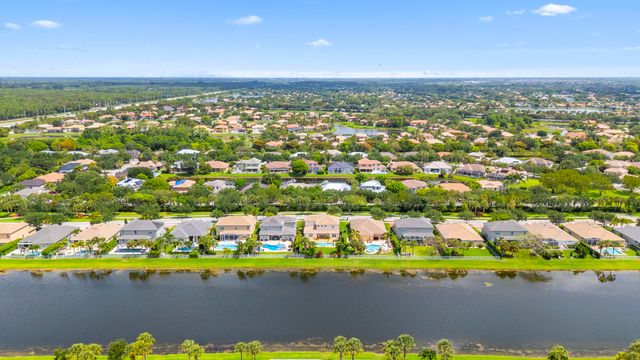 9460 Wrangler Drive, Wellington, FL 33467