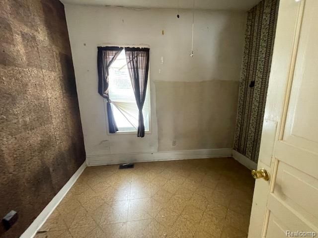 10210 County Line Road, Groveland Township, MI 48462