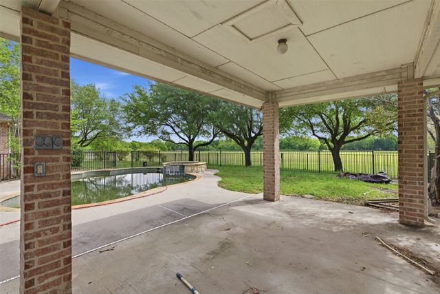 270 Brookbend Drive, Waxahachie, TX 75165