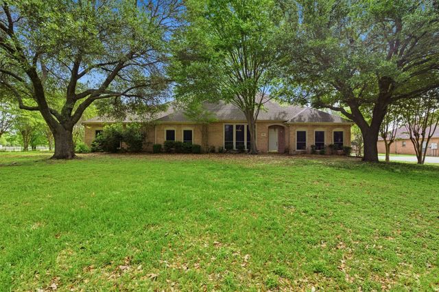 270 Brookbend Drive, Waxahachie, TX 75165