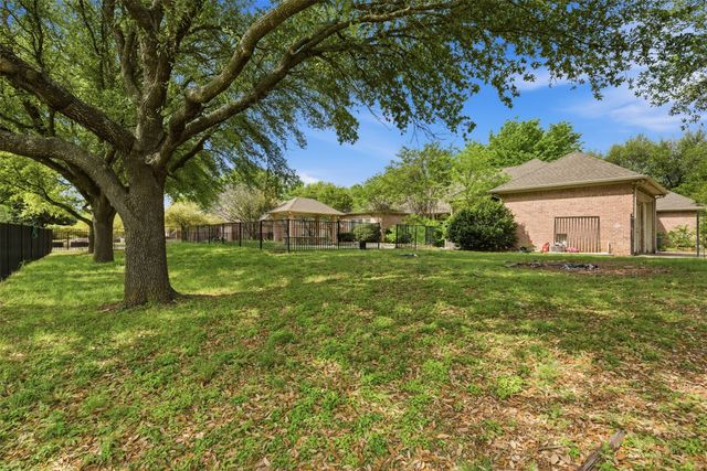 270 Brookbend Drive, Waxahachie, TX 75165