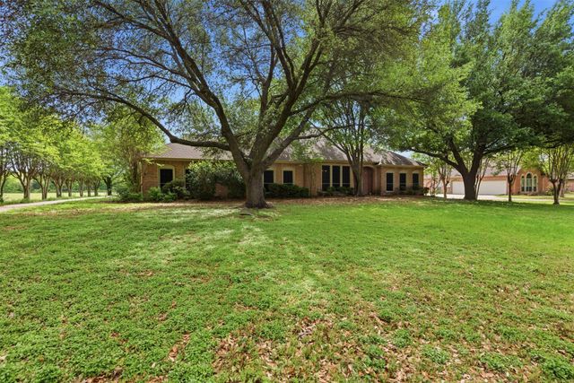 270 Brookbend Drive, Waxahachie, TX 75165