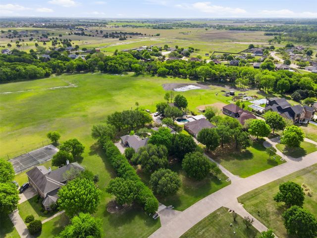 270 Brookbend Drive, Waxahachie, TX 75165